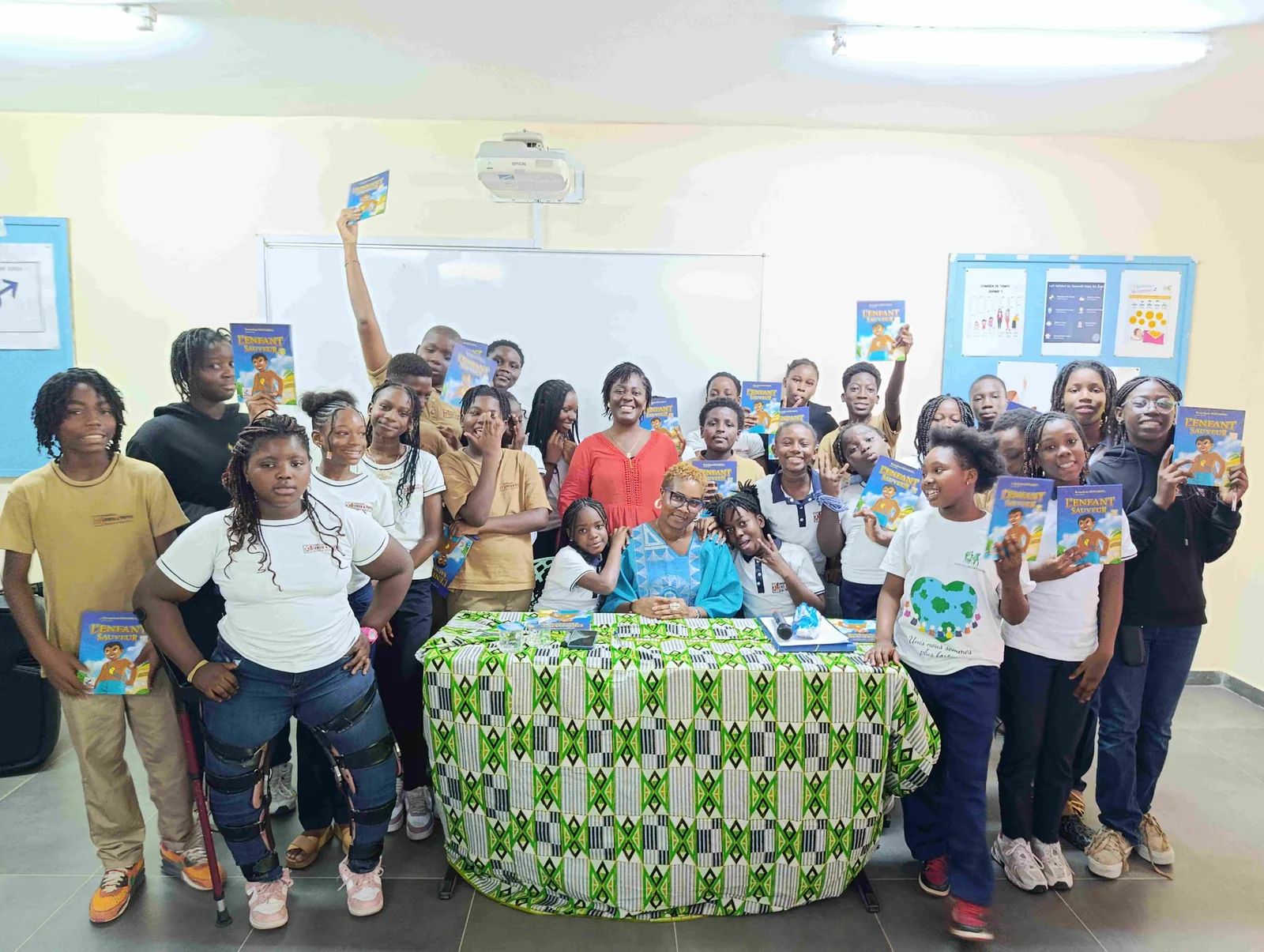 Classe du secondaire présentant « L’Enfant noir » de Camara Laye